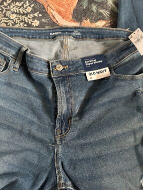 Old Navy Rockstar Super Skinny Jeans - Medium Blue Wash
